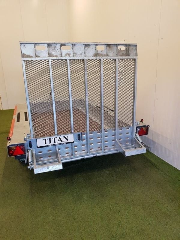 Temared Tara Pluss (2 akslinger)