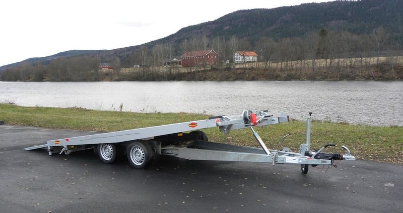 Böckmann AH 4320/27, førsteklasses 2,7t biltransporter