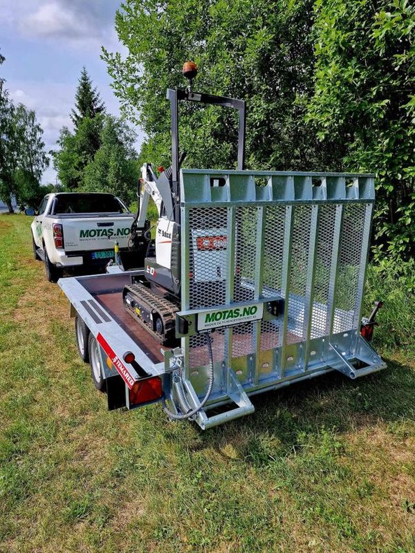 Bobcat E10z med maskinhenger