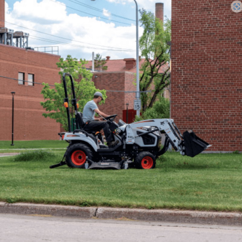 Bobcat midtmontert klippepanne